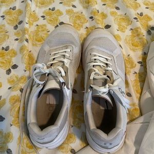 Onclouds White Tennis Shoes, size 7.5 $100